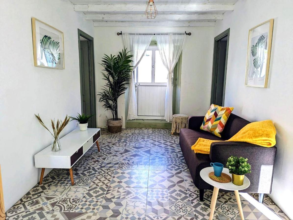 לוריניה Cozy 3 Bedroom Home - Close To Beach מראה חיצוני תמונה